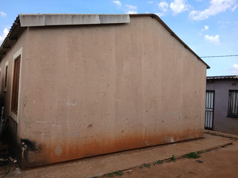 2 Bedroom Property for Sale in Lenasia South Gauteng