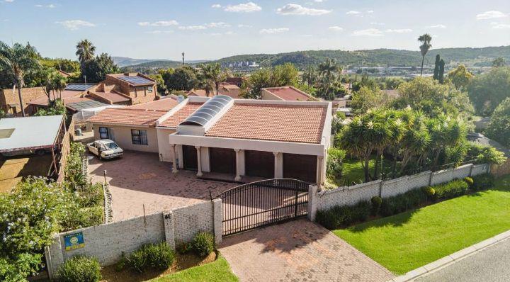 3 Bedroom Property for Sale in Mulbarton Gauteng