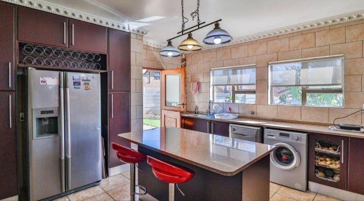 3 Bedroom Property for Sale in Mulbarton Gauteng