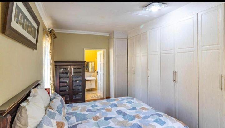 3 Bedroom Property for Sale in Mulbarton Gauteng