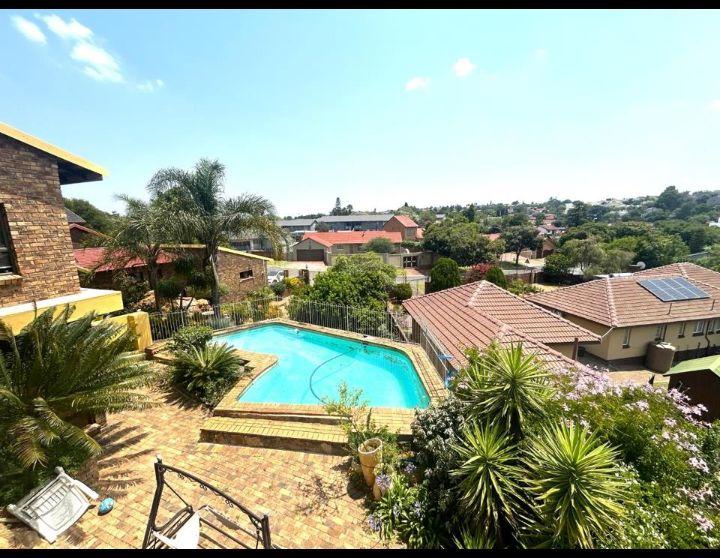 5 Bedroom Property for Sale in Ridgeway Gauteng
