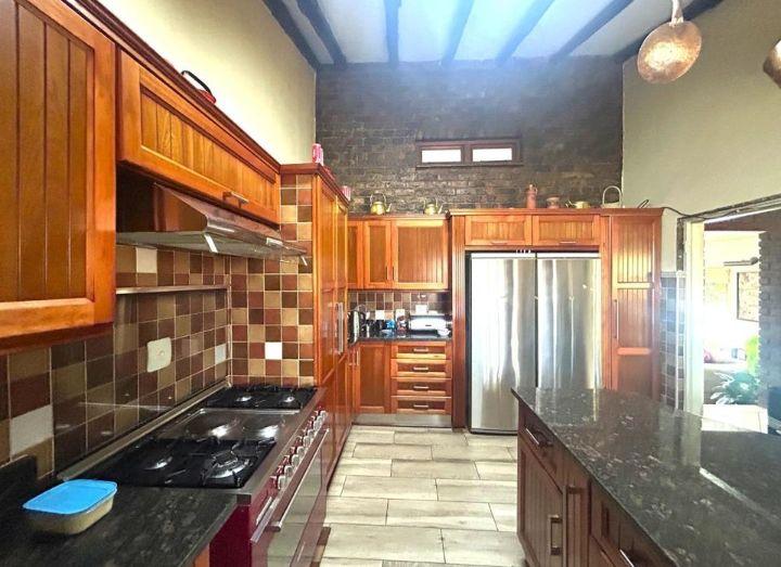 5 Bedroom Property for Sale in Ridgeway Gauteng