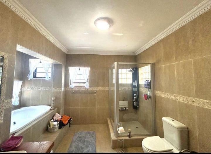 5 Bedroom Property for Sale in Ridgeway Gauteng