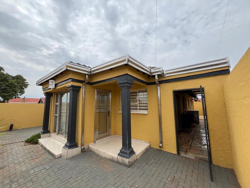 3 Bedroom Property for Sale in Protea Glen Gauteng
