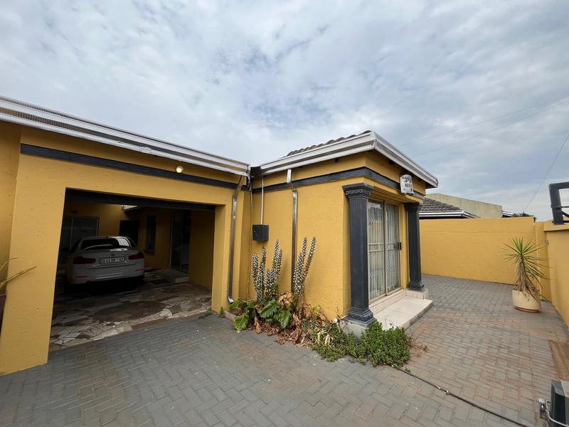 3 Bedroom Property for Sale in Protea Glen Gauteng