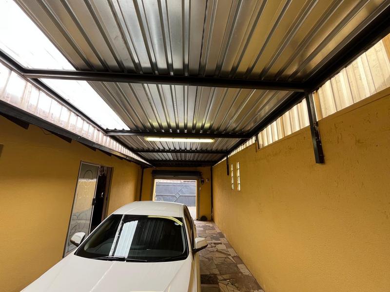 3 Bedroom Property for Sale in Protea Glen Gauteng