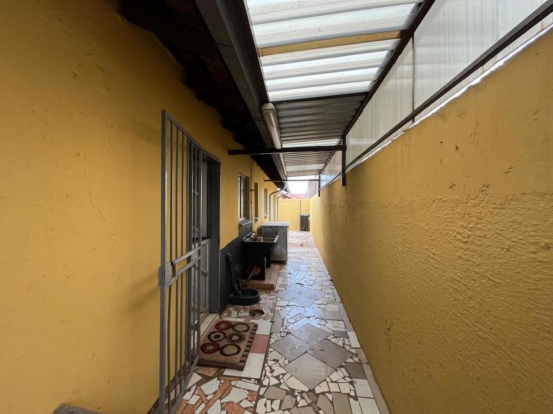 3 Bedroom Property for Sale in Protea Glen Gauteng