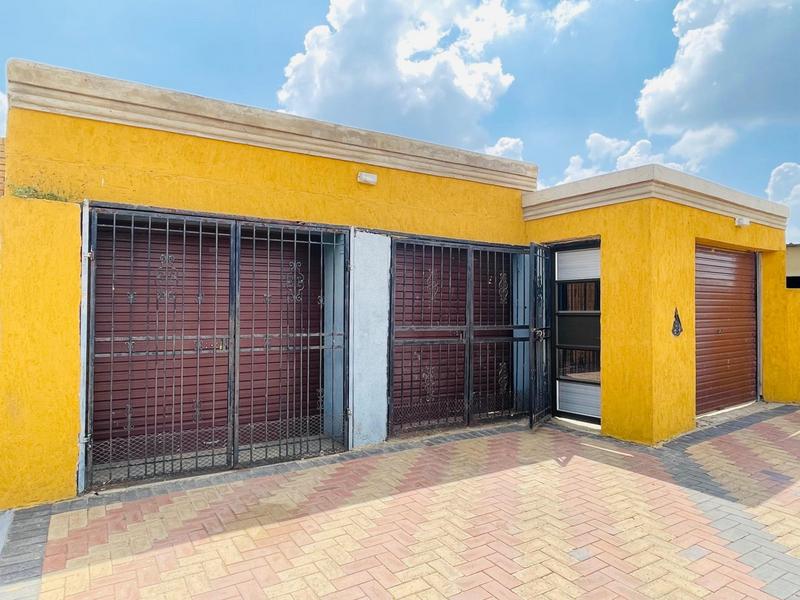 4 Bedroom Property for Sale in Tsakane Gauteng