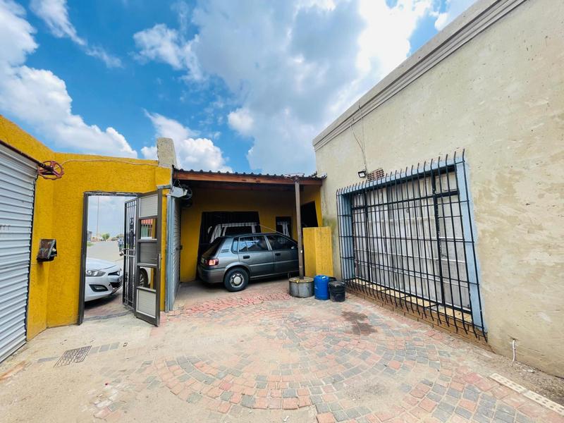 4 Bedroom Property for Sale in Tsakane Gauteng