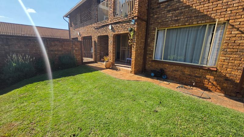 2 Bedroom Property for Sale in Doornpoort Gauteng