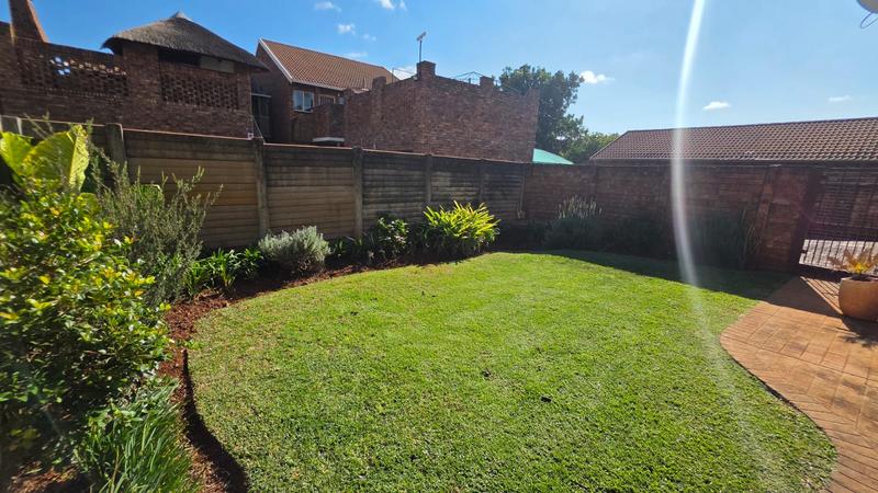 2 Bedroom Property for Sale in Doornpoort Gauteng