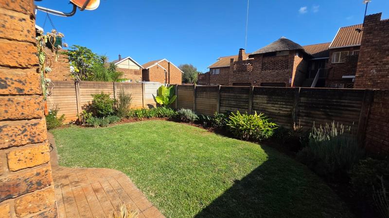 2 Bedroom Property for Sale in Doornpoort Gauteng