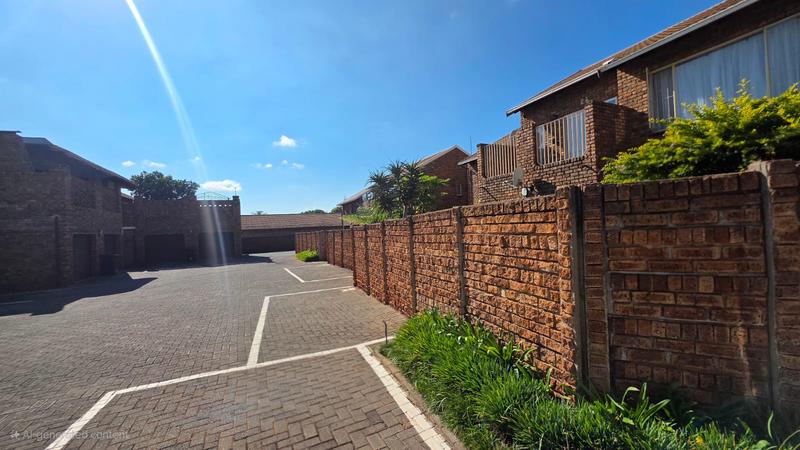 2 Bedroom Property for Sale in Doornpoort Gauteng