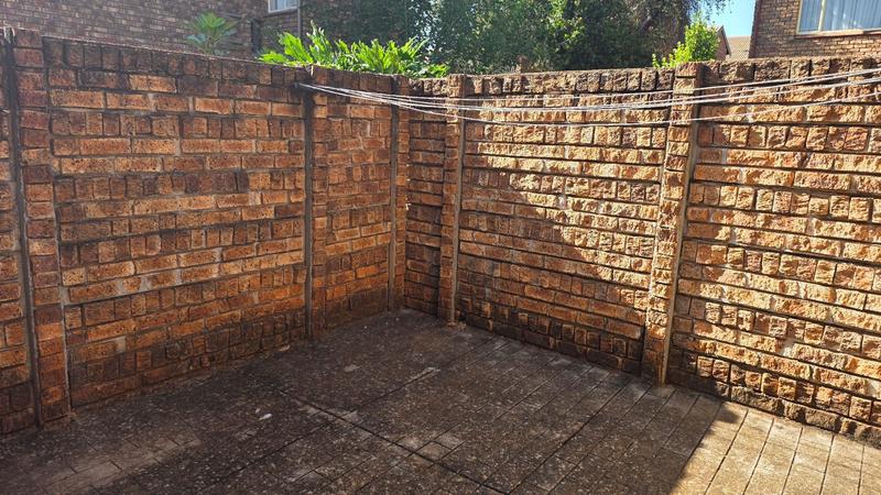 2 Bedroom Property for Sale in Doornpoort Gauteng