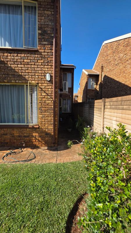 2 Bedroom Property for Sale in Doornpoort Gauteng