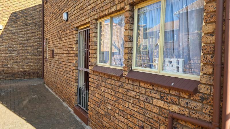 2 Bedroom Property for Sale in Doornpoort Gauteng