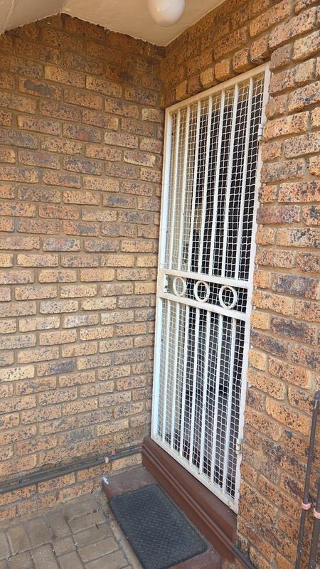 2 Bedroom Property for Sale in Doornpoort Gauteng