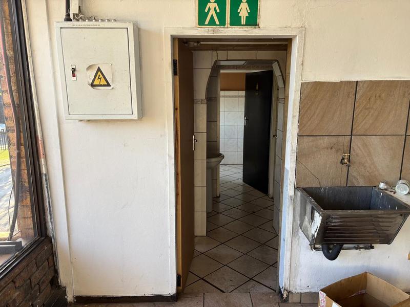 To Let commercial Property for Rent in Helderkruin Gauteng