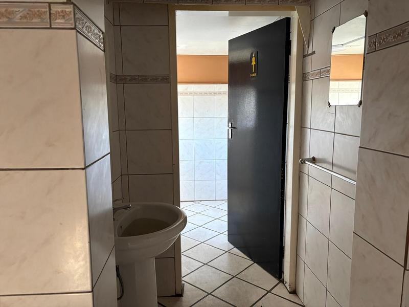 To Let commercial Property for Rent in Helderkruin Gauteng
