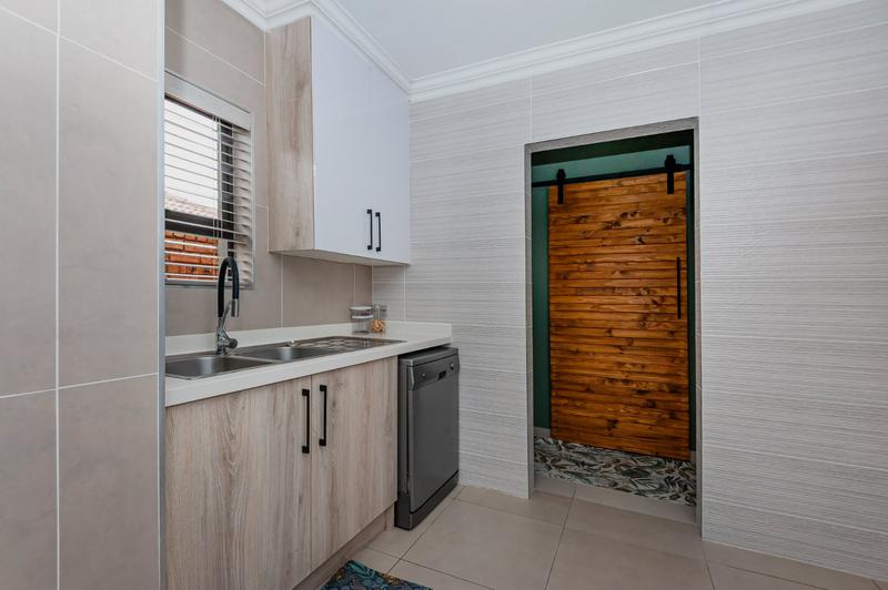 3 Bedroom Property for Sale in New Redruth Gauteng