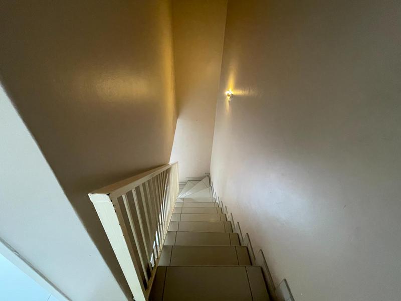 2 Bedroom Property for Sale in Die Hoewes Gauteng