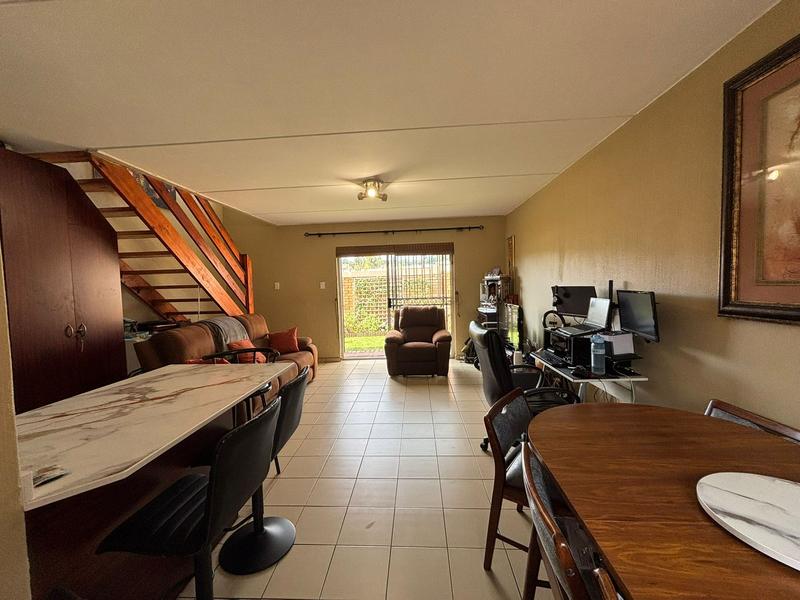 2 Bedroom Property for Sale in Strubensvallei Gauteng
