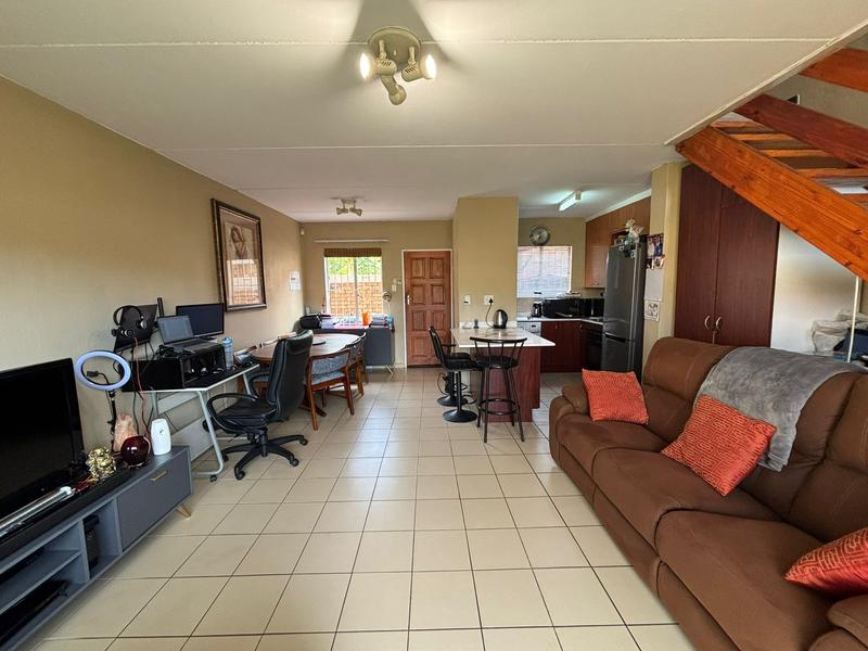 2 Bedroom Property for Sale in Strubensvallei Gauteng