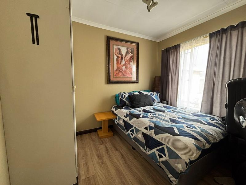 2 Bedroom Property for Sale in Strubensvallei Gauteng