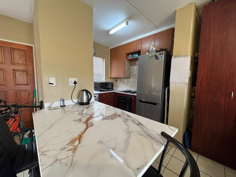 2 Bedroom Property for Sale in Strubensvallei Gauteng