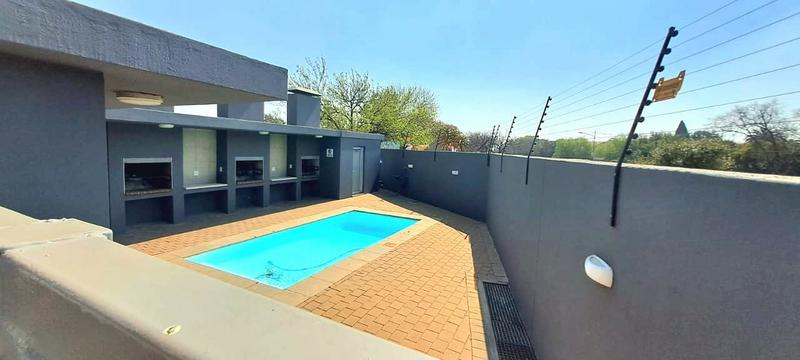 To Let 2 Bedroom Property for Rent in Lambton Gauteng