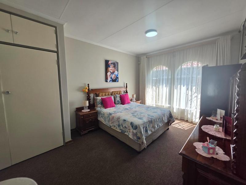 6 Bedroom Property for Sale in Freeway Park Gauteng