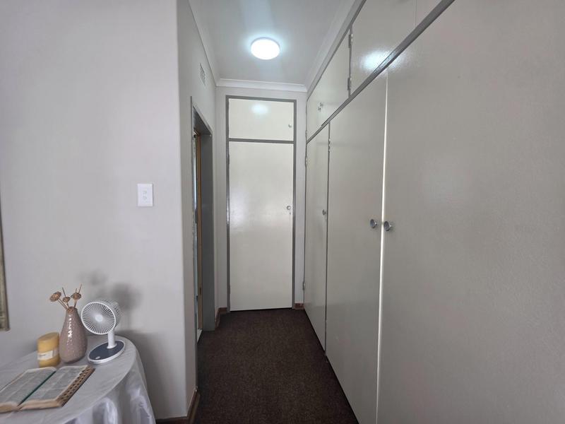 6 Bedroom Property for Sale in Freeway Park Gauteng