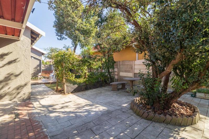 6 Bedroom Property for Sale in Freeway Park Gauteng