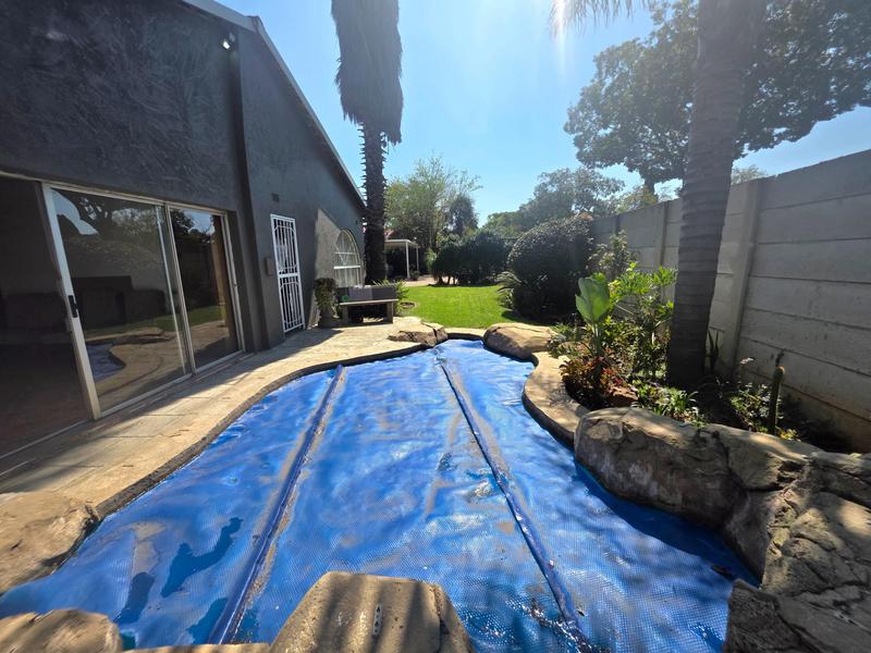 6 Bedroom Property for Sale in Freeway Park Gauteng