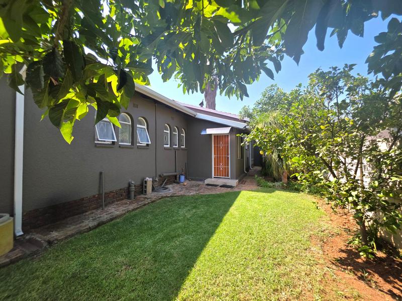 6 Bedroom Property for Sale in Freeway Park Gauteng