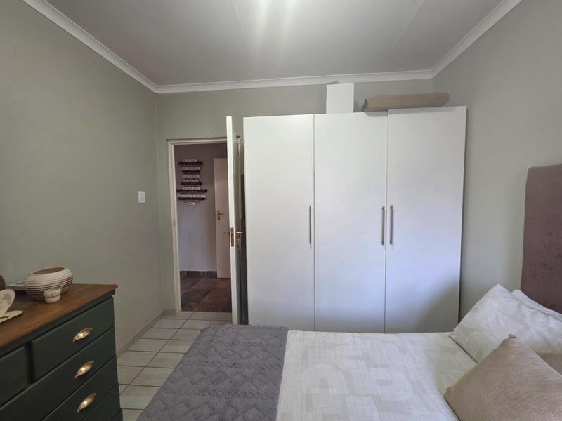 6 Bedroom Property for Sale in Freeway Park Gauteng