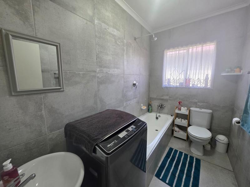 6 Bedroom Property for Sale in Freeway Park Gauteng