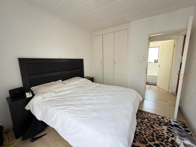 1 Bedroom Property for Sale in Bryanston Gauteng