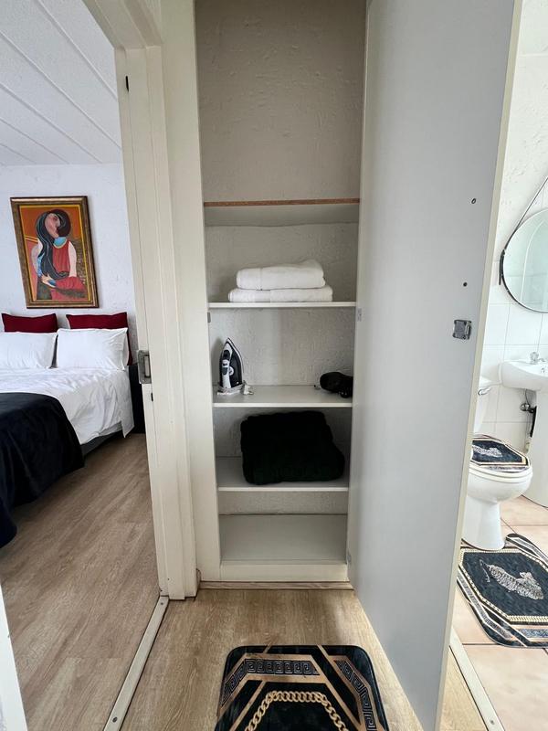 1 Bedroom Property for Sale in Bryanston Gauteng