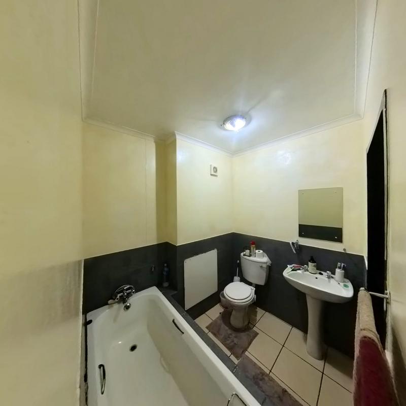 2 Bedroom Property for Sale in Zwartkop Gauteng