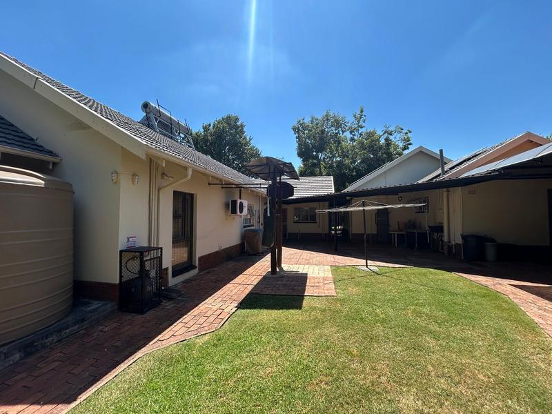 6 Bedroom Property for Sale in Eldoraigne Gauteng