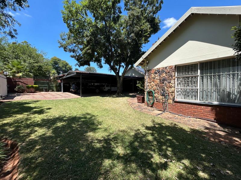 6 Bedroom Property for Sale in Eldoraigne Gauteng