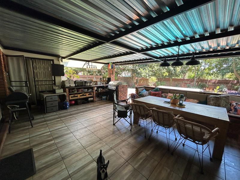 6 Bedroom Property for Sale in Eldoraigne Gauteng