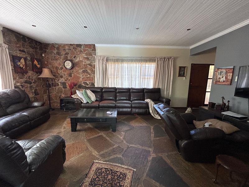 6 Bedroom Property for Sale in Eldoraigne Gauteng