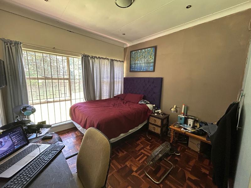 6 Bedroom Property for Sale in Eldoraigne Gauteng