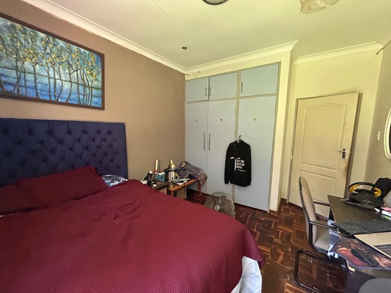 6 Bedroom Property for Sale in Eldoraigne Gauteng