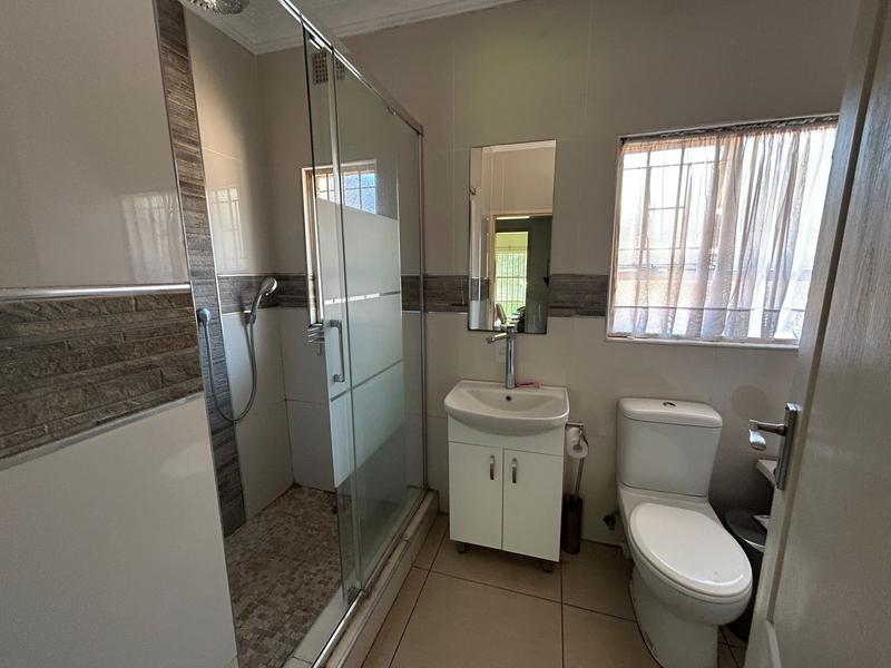 6 Bedroom Property for Sale in Eldoraigne Gauteng