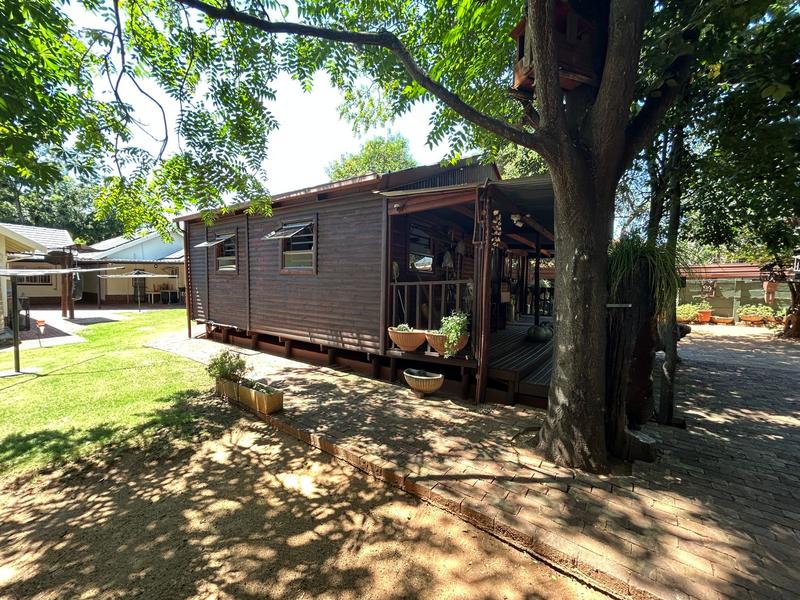 6 Bedroom Property for Sale in Eldoraigne Gauteng