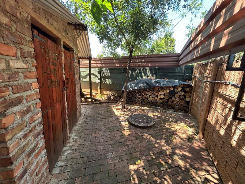 6 Bedroom Property for Sale in Eldoraigne Gauteng