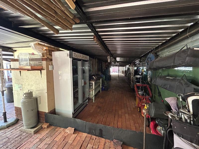 6 Bedroom Property for Sale in Eldoraigne Gauteng